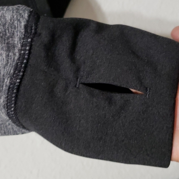 Avia Sweater, Color Black and Gray, SIze L - Picture 8 of 15